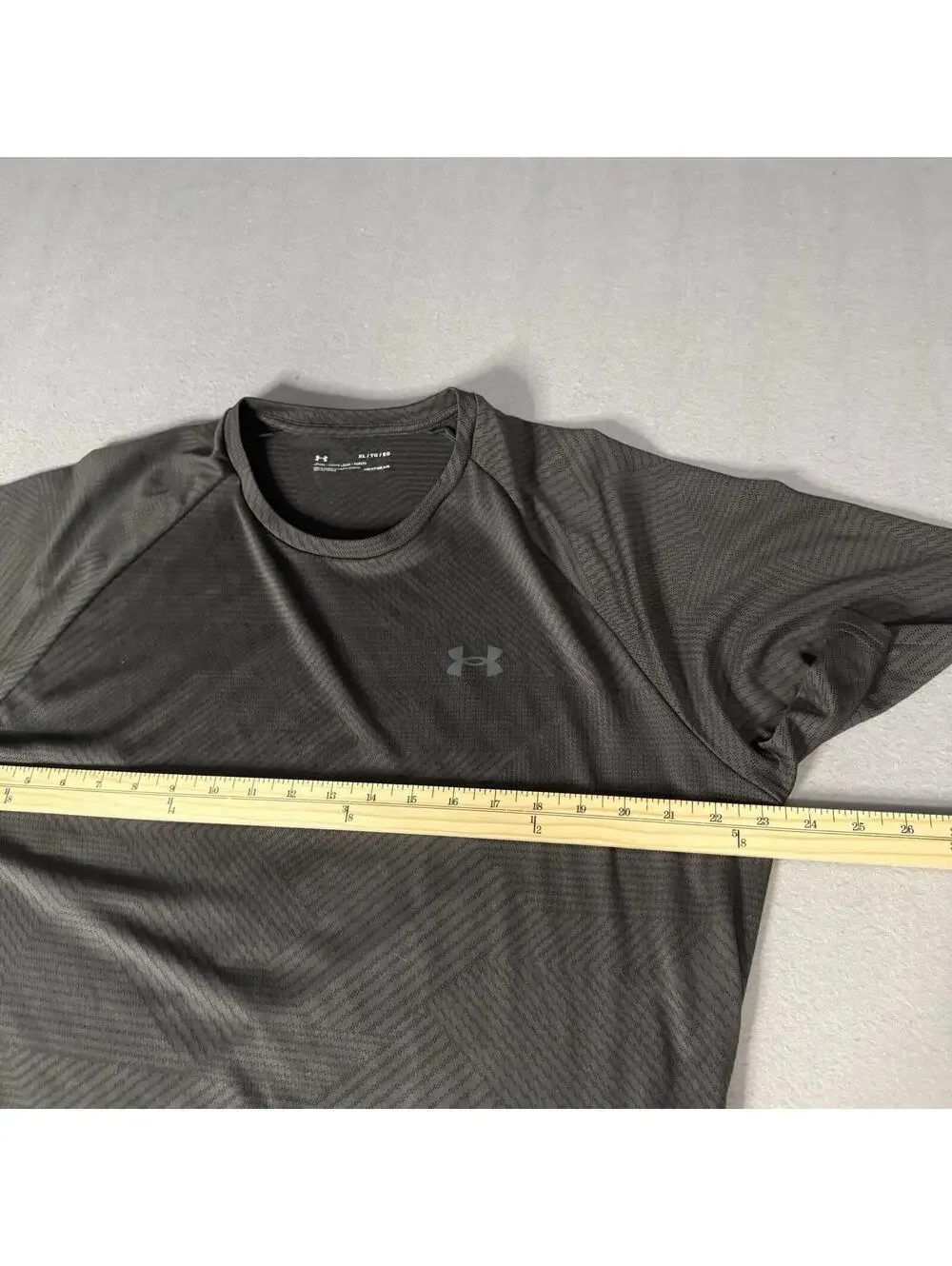 Under Armour HeatGear T-Shirt Mens‎ XL Black Pattern Athletic Loose Fit Gym